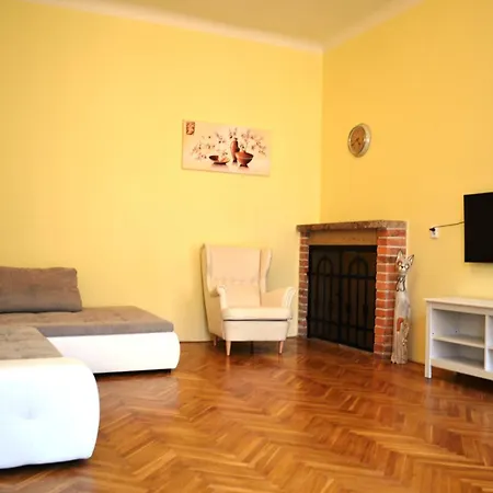 Sunflower 2bdr Flat By Ruterra * Prague