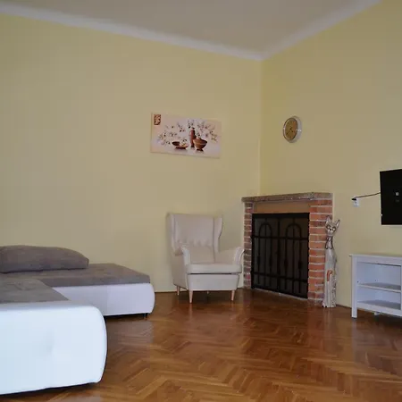 Apartment Sunflower 2bdr Flat By Ruterra